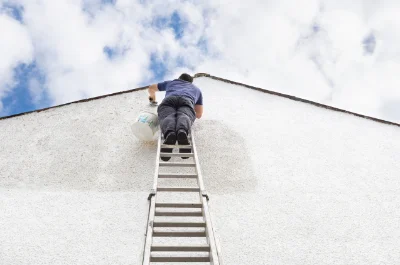 Peinture extérieure à Montfort-sur-Boulzane — façades et ravalement